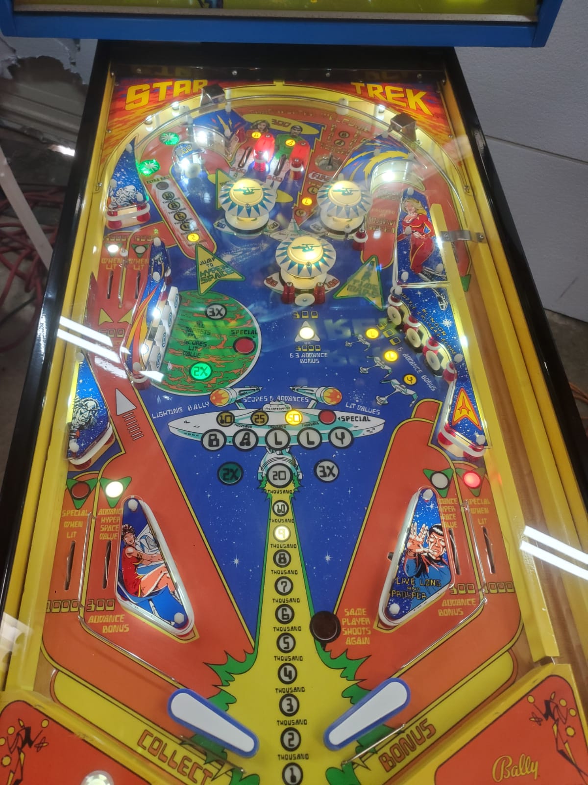 pinball machine play