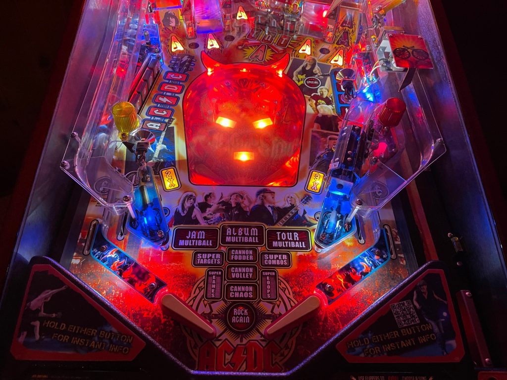 AC/DC Premium Pinball Machine by Stern - KINGARU PINBALL